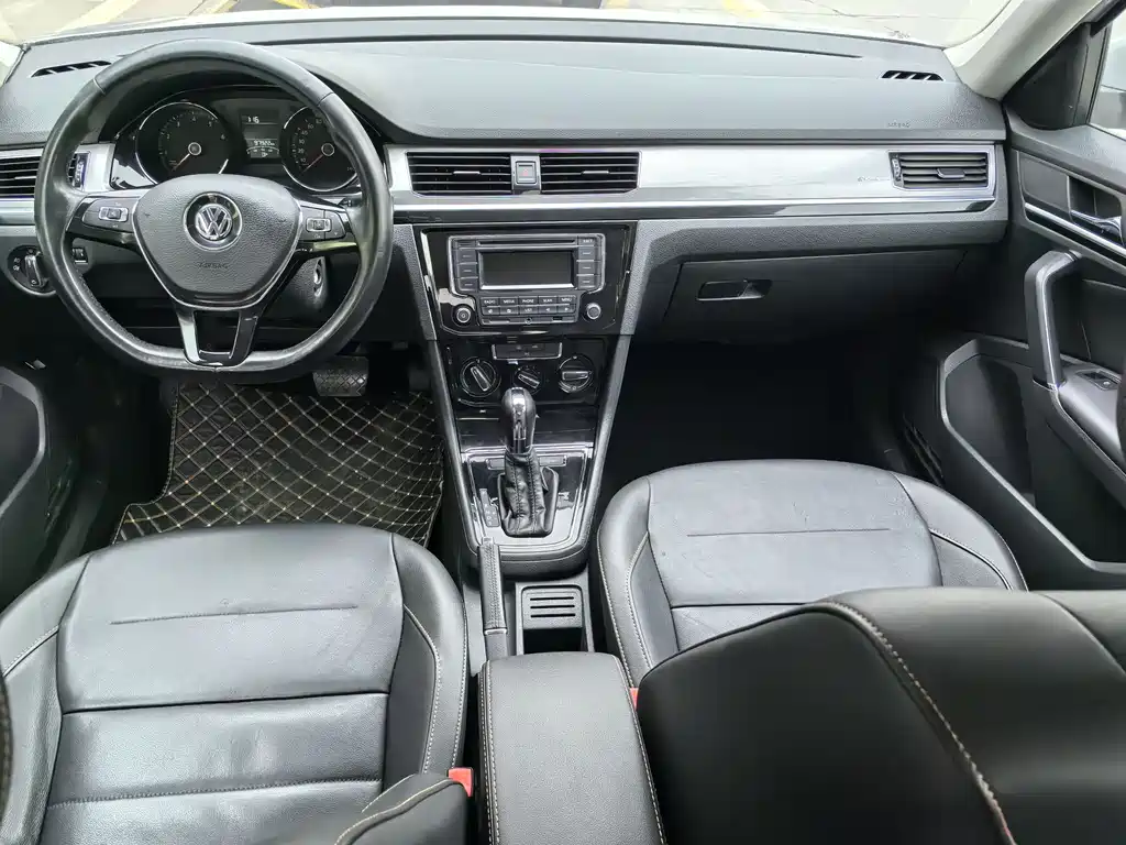 Bora 2018 230TSI DSG Comfort