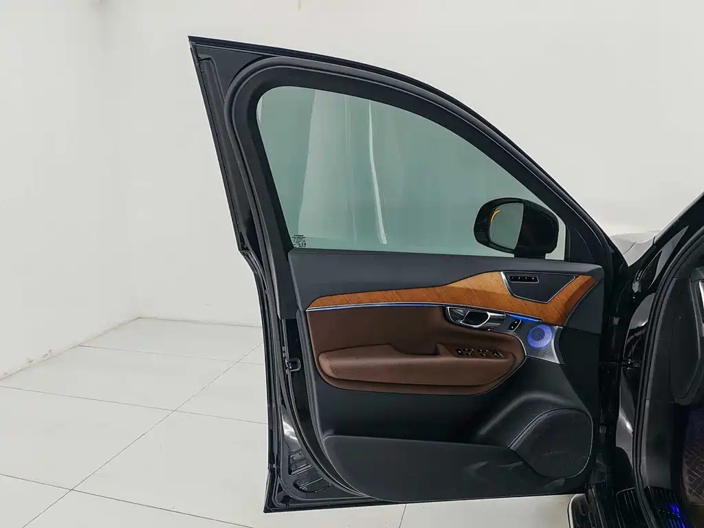 Volvo XC90 2022 B5 Momentum 7-Seater
