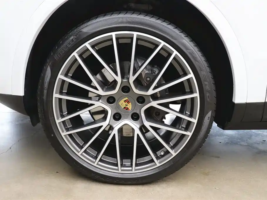 Porsche Cayenne Coupé 3.0T Platinum Edition 2023