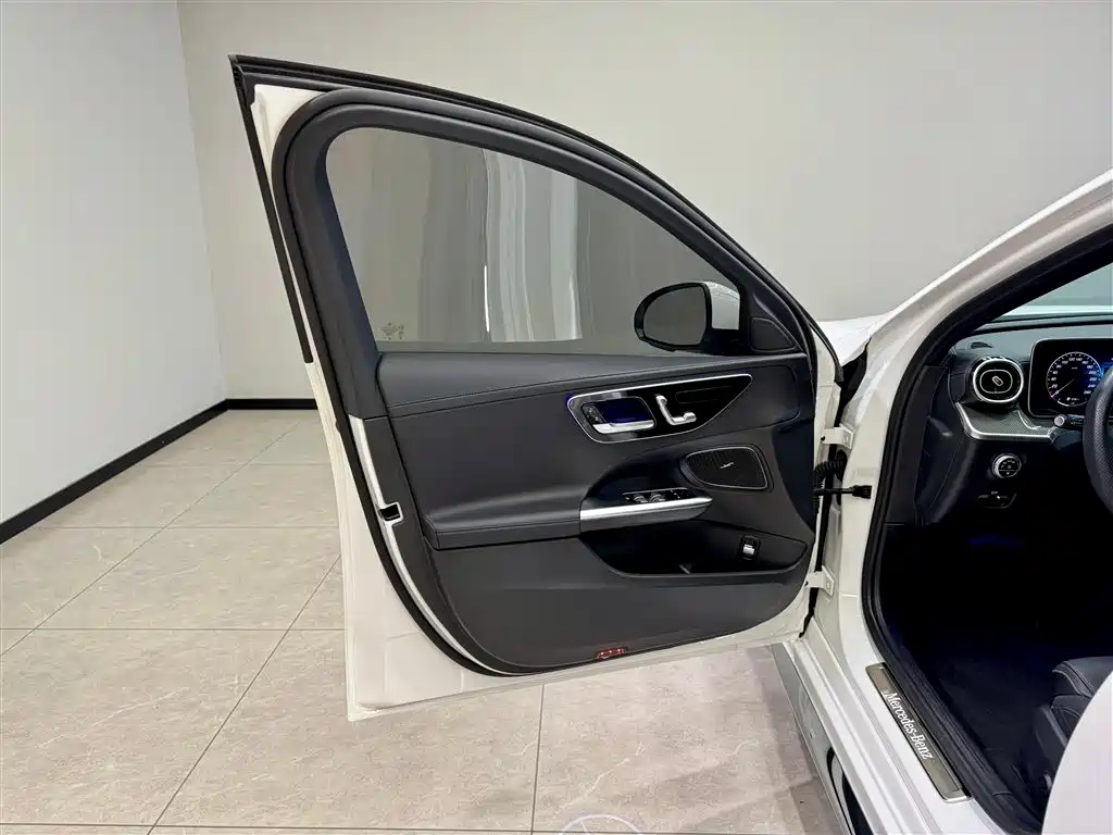 Mercedes-Benz C-Class 2023 Facelift II C 260 L Sport