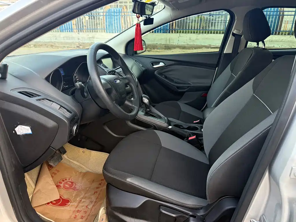 Ford Focus 2012 Hatchback 1.6L Automatic Comfort