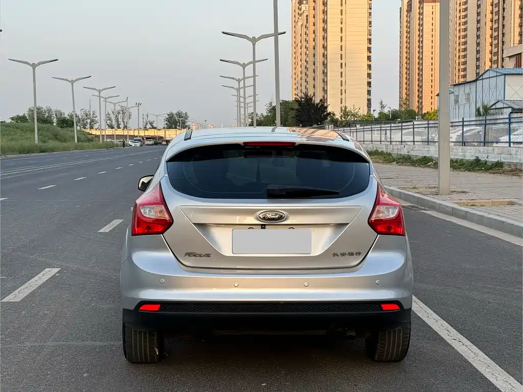 Ford Focus 2012 Hatchback 1.6L Automatic Comfort