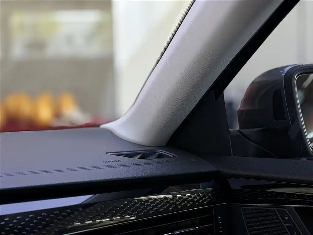 Volkswagen Passat 2022 330TSI Starlight Premium Edition