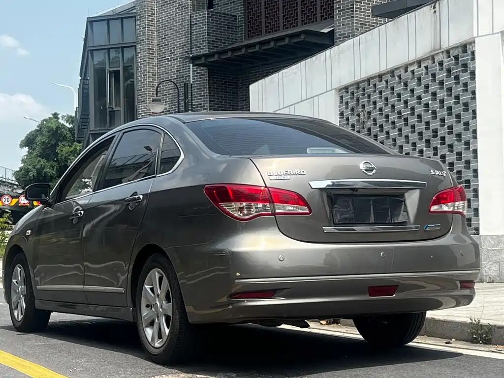 Nissan Sylphy 2009 1.6XL Automatic Luxury Sunroof Edition