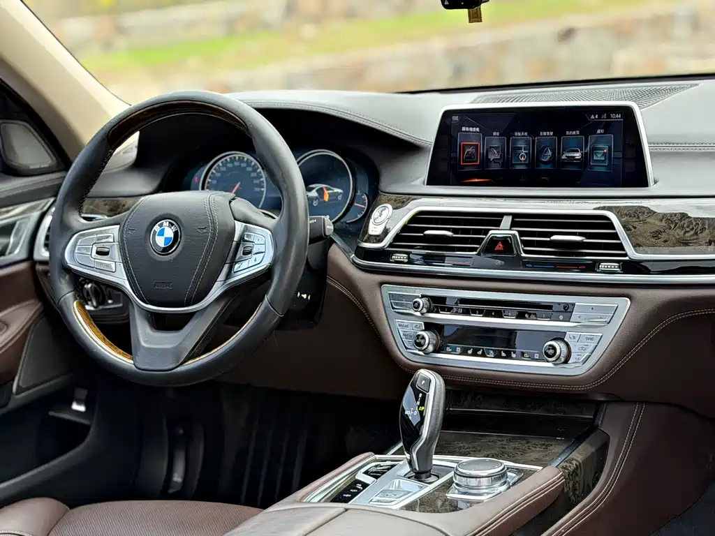BMW 7 Series 2016 730Li Luxury