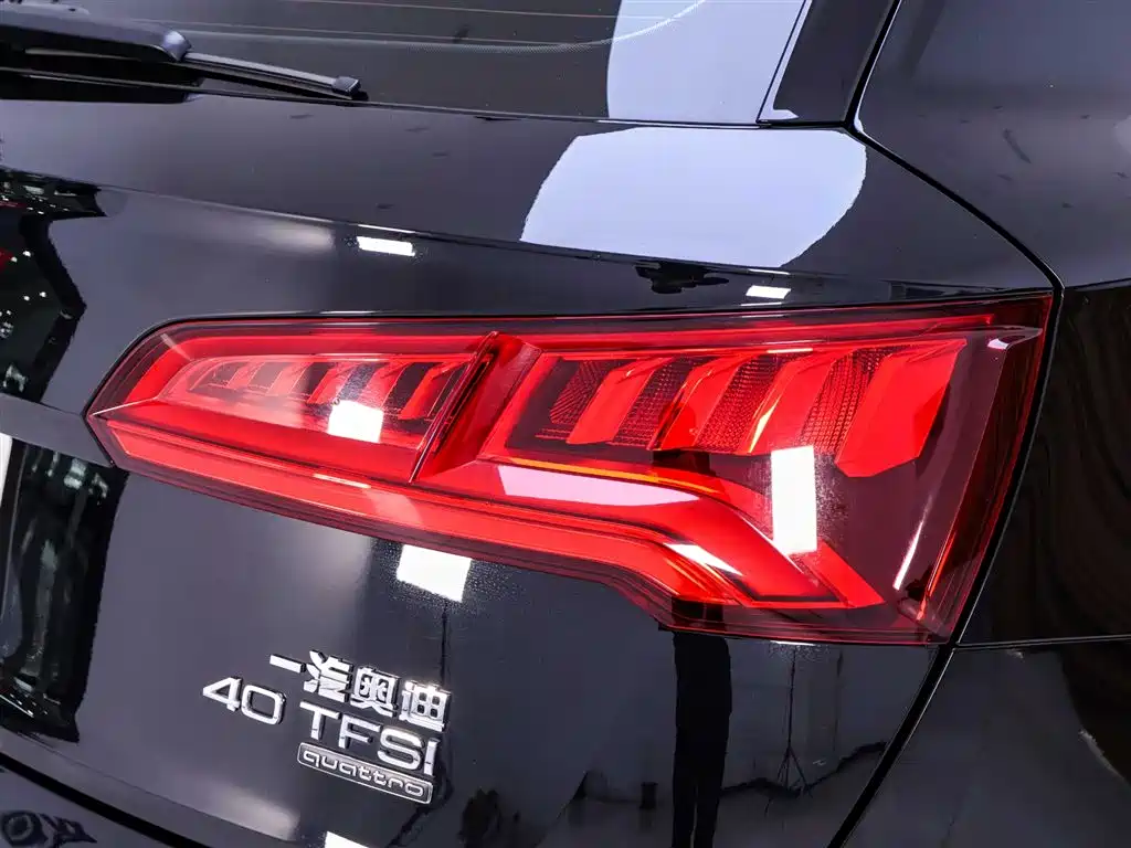 Audi Q5L 2018 40 TFSI Fashion Edition China VI