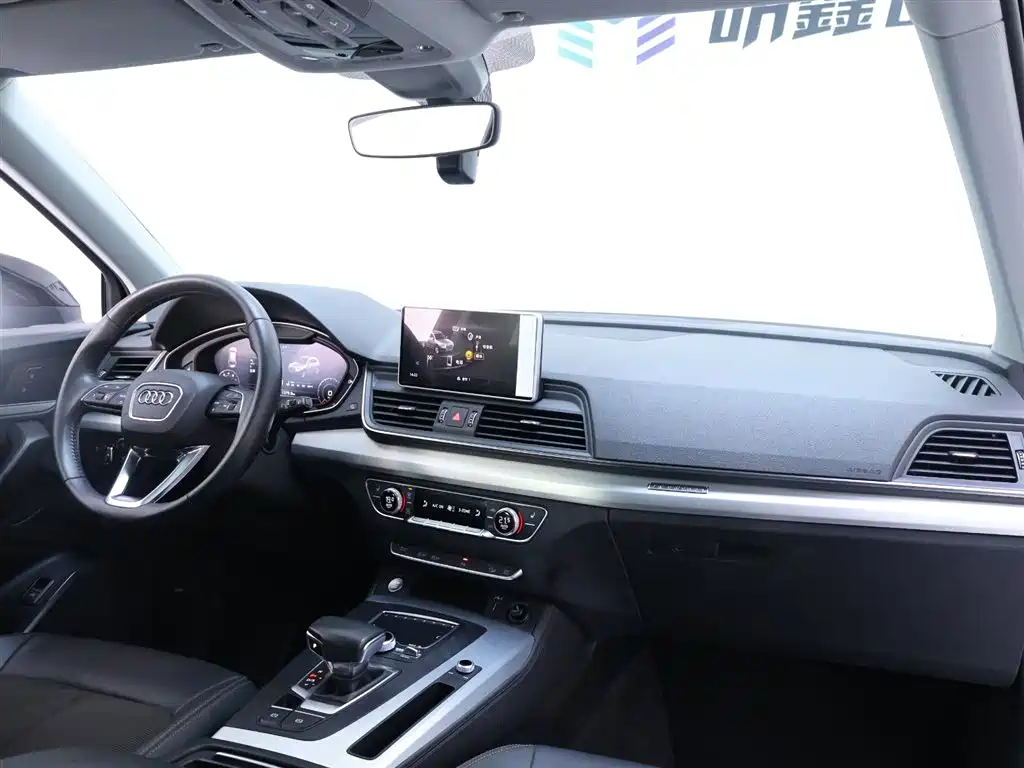 Audi Q5L 2018 40 TFSI Fashion Edition China VI