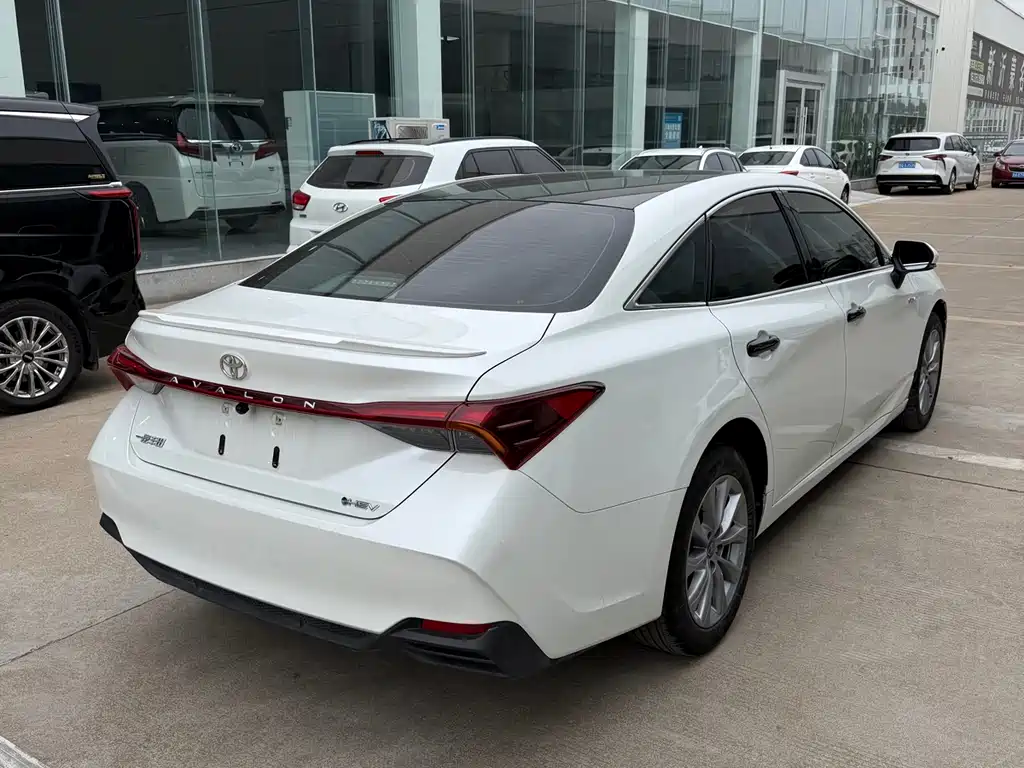 Toyota Avalon 2024 Hybrid 2.0L Premium Edition