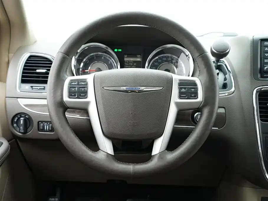 Chrysler Grand Voyager 2013 3.6L Luxury Edition