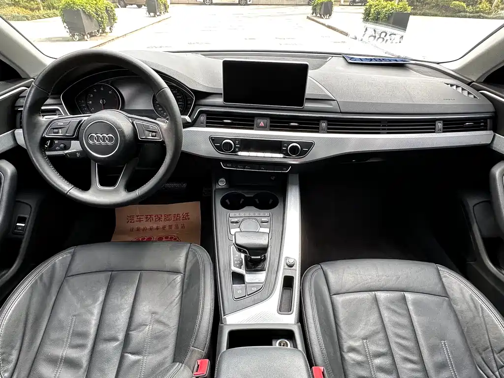 Audi A4L 2017 40 TFSI Fashion