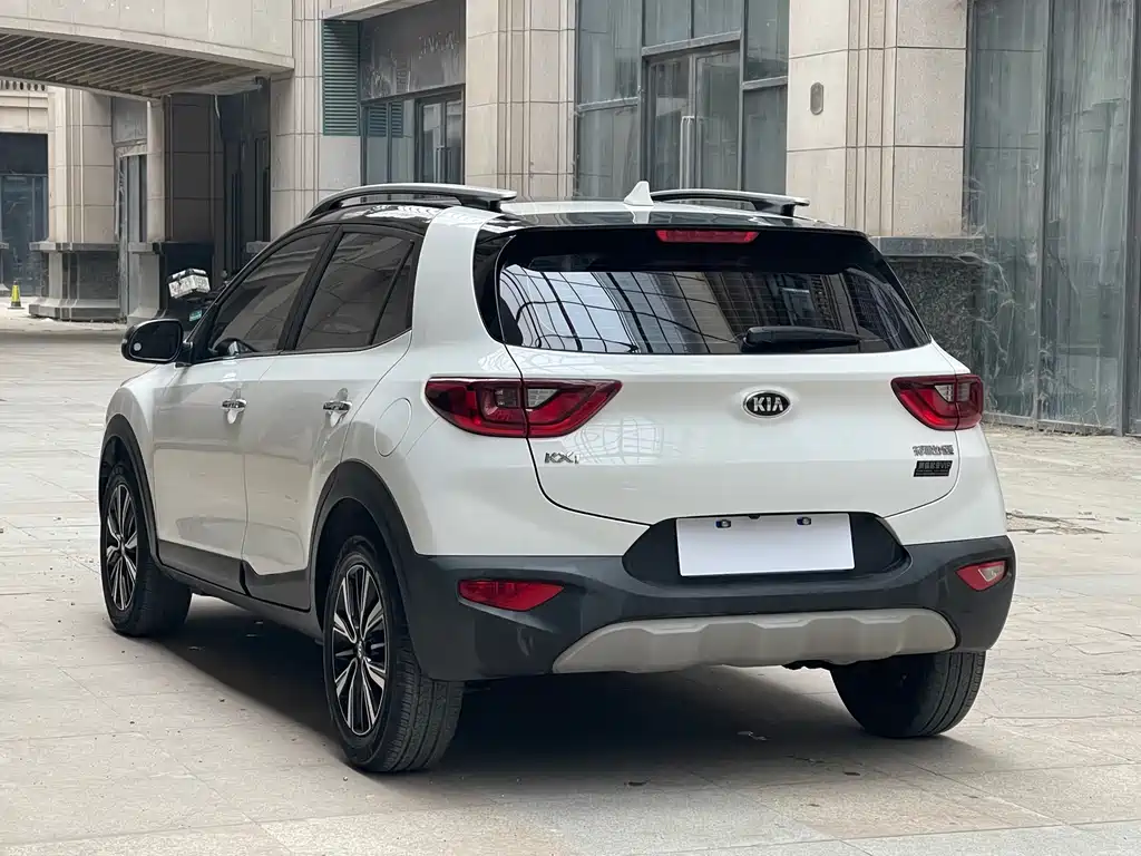 Kia Stonic 2021 1.4L CVT Sunroof