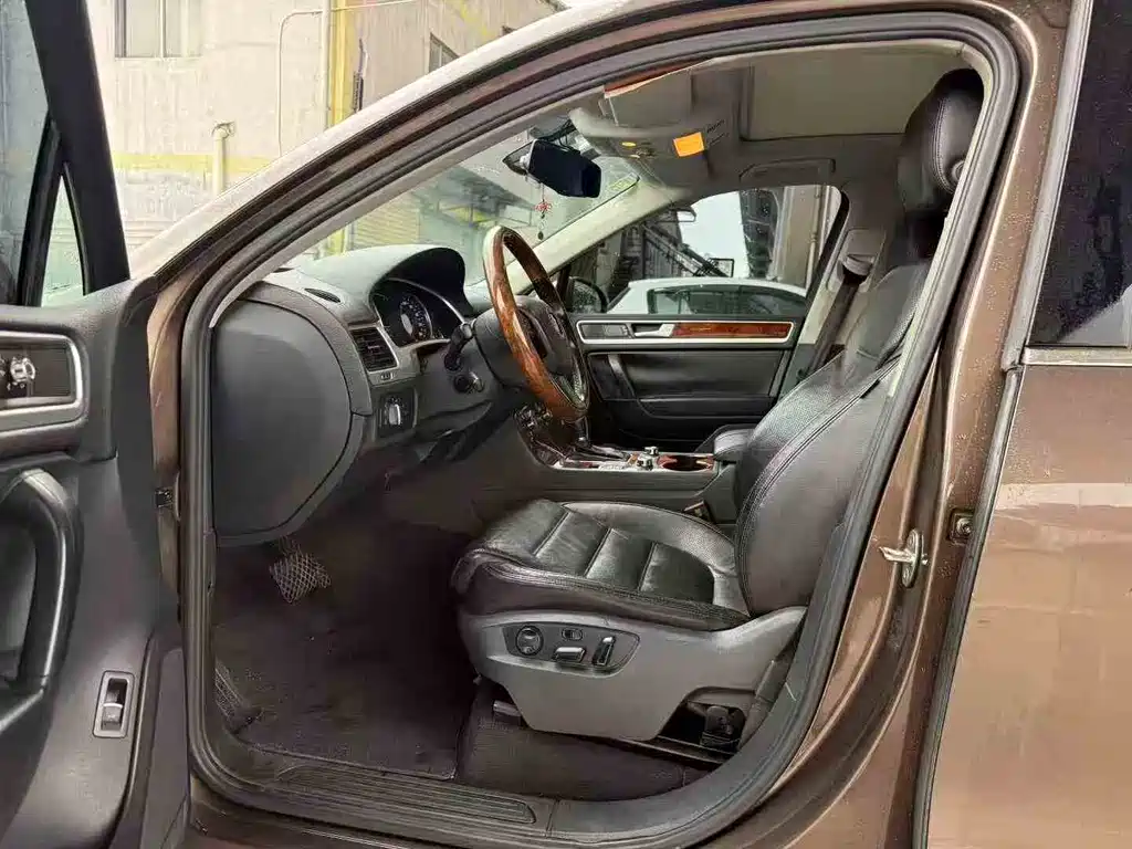 Volkswagen Touareg 2012 R-Line Luxury Edition