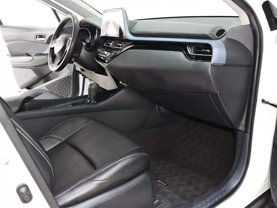 Toyota IZOA 2021 2.0L Yixiang Edition