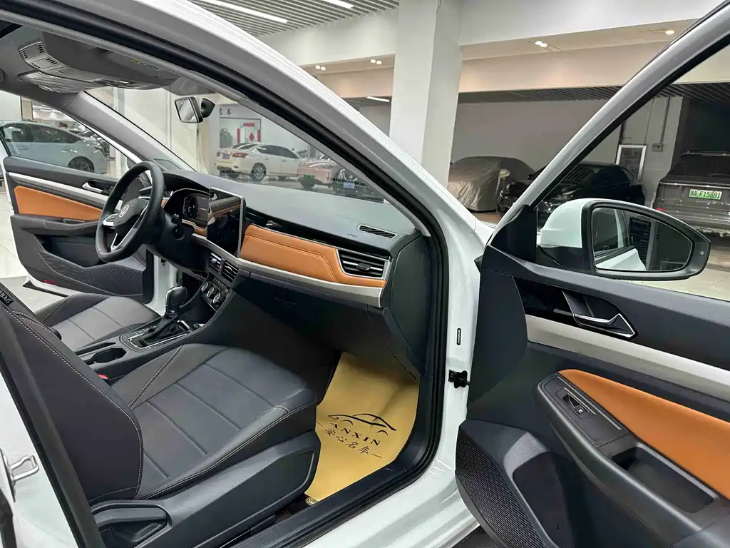 Bora 2023 200TSI DSG Yuexing PRO Edition
