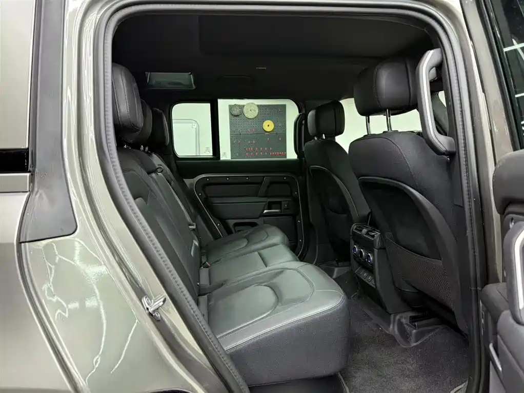 Land Rover Defender 2025 110 3.0T P400 X