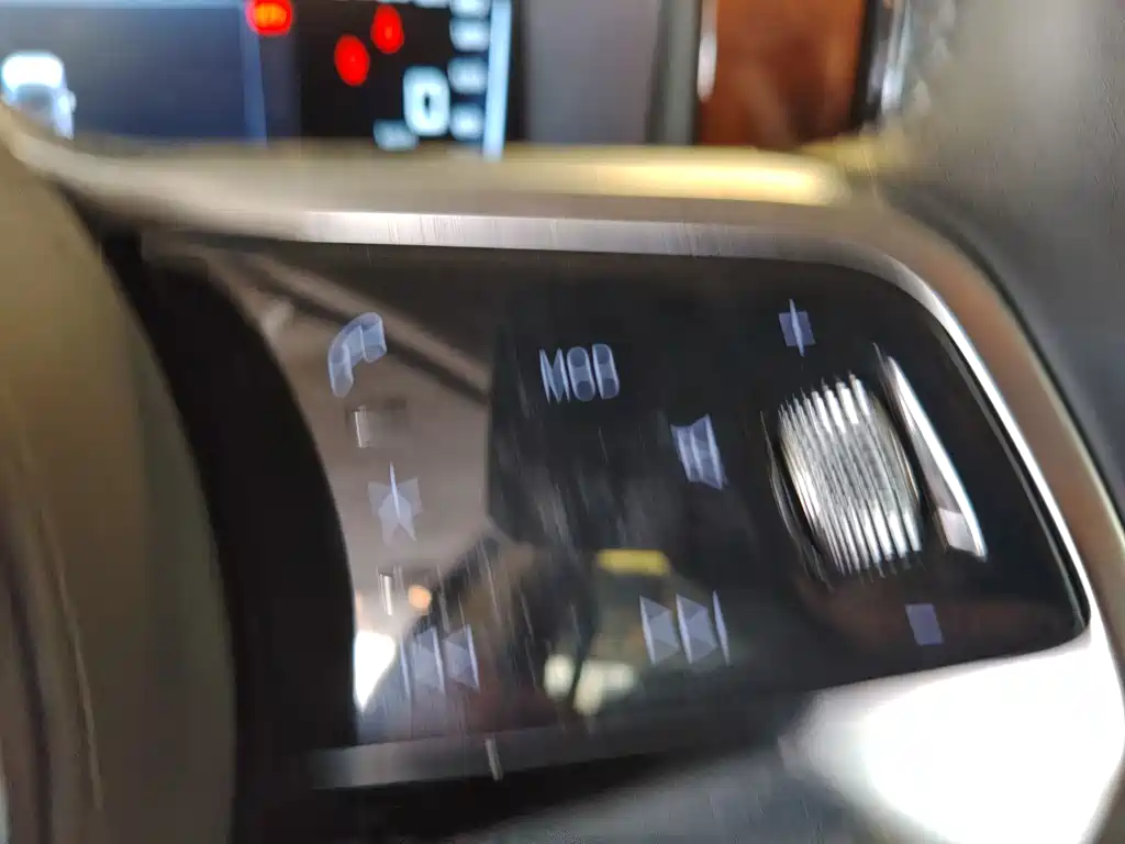Hongqi HQ9 PHEV 2024 2.0T AWD Luxury Edition