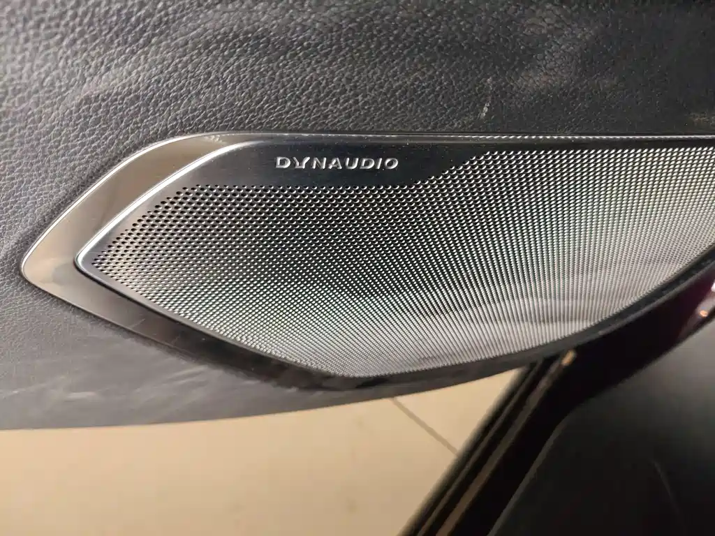 Hongqi HQ9 PHEV 2024 2.0T AWD Luxury Edition