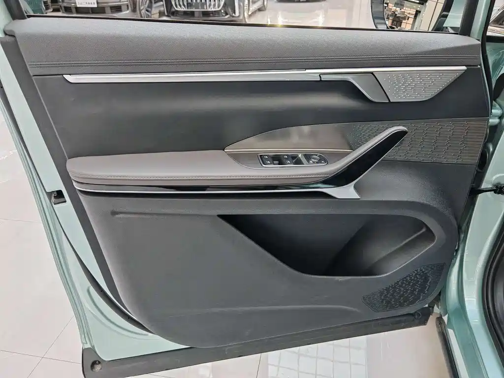 Maxus MIFA 7 2024 Super Hybrid Long Range Yuexiang Edition