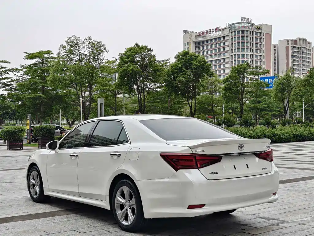 Toyota Crown 2015 2.0T Fashion Edition