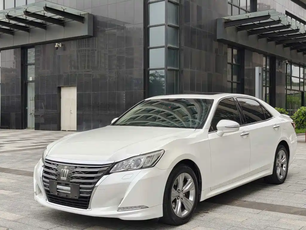 Toyota Crown 2015 2.0T Fashion Edition
