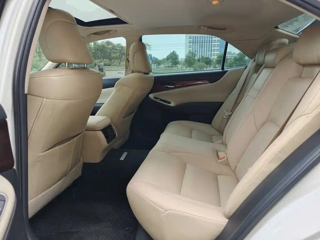 Toyota Crown 2015 2.0T Fashion Edition