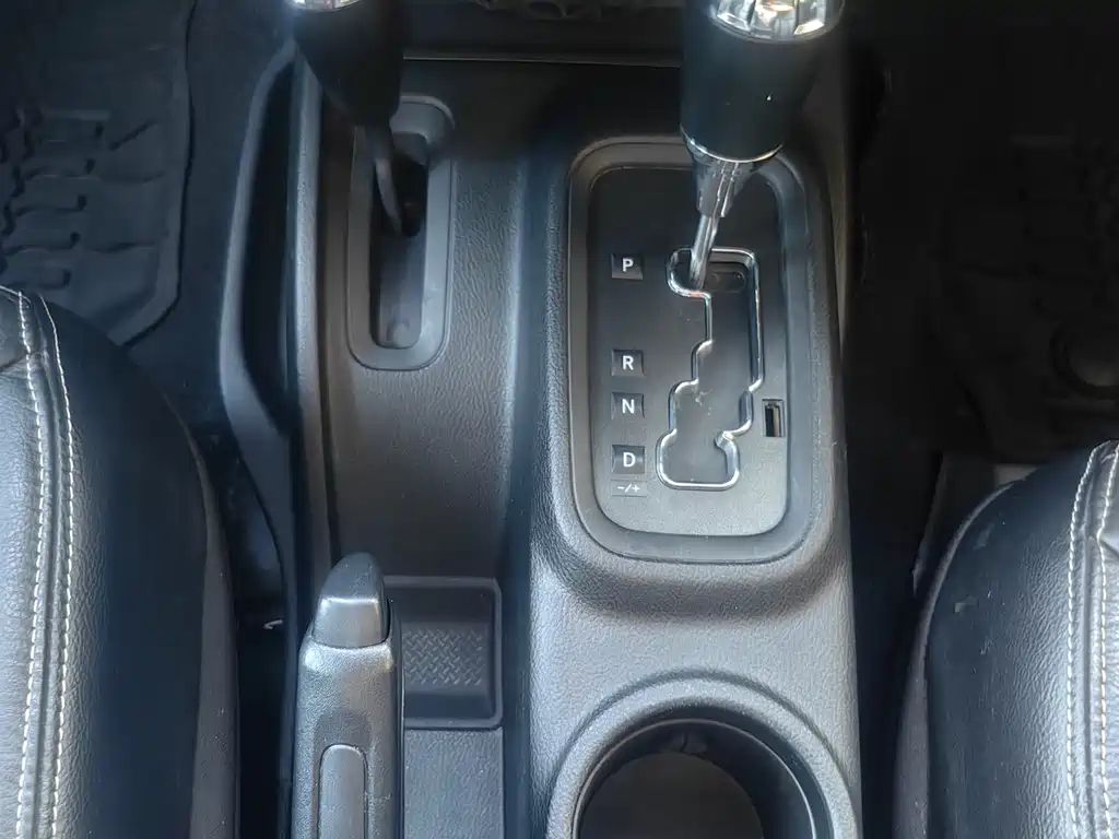 Jeep Wrangler 2017 3.0L Sahara 4-Door Comfort Edition
