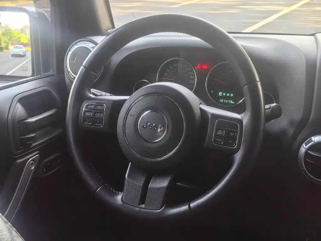 Jeep Wrangler 2017 3.0L Sahara 4-Door Comfort Edition