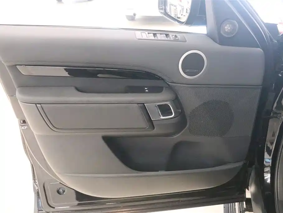 Land Rover Discovery 2024 360PS S