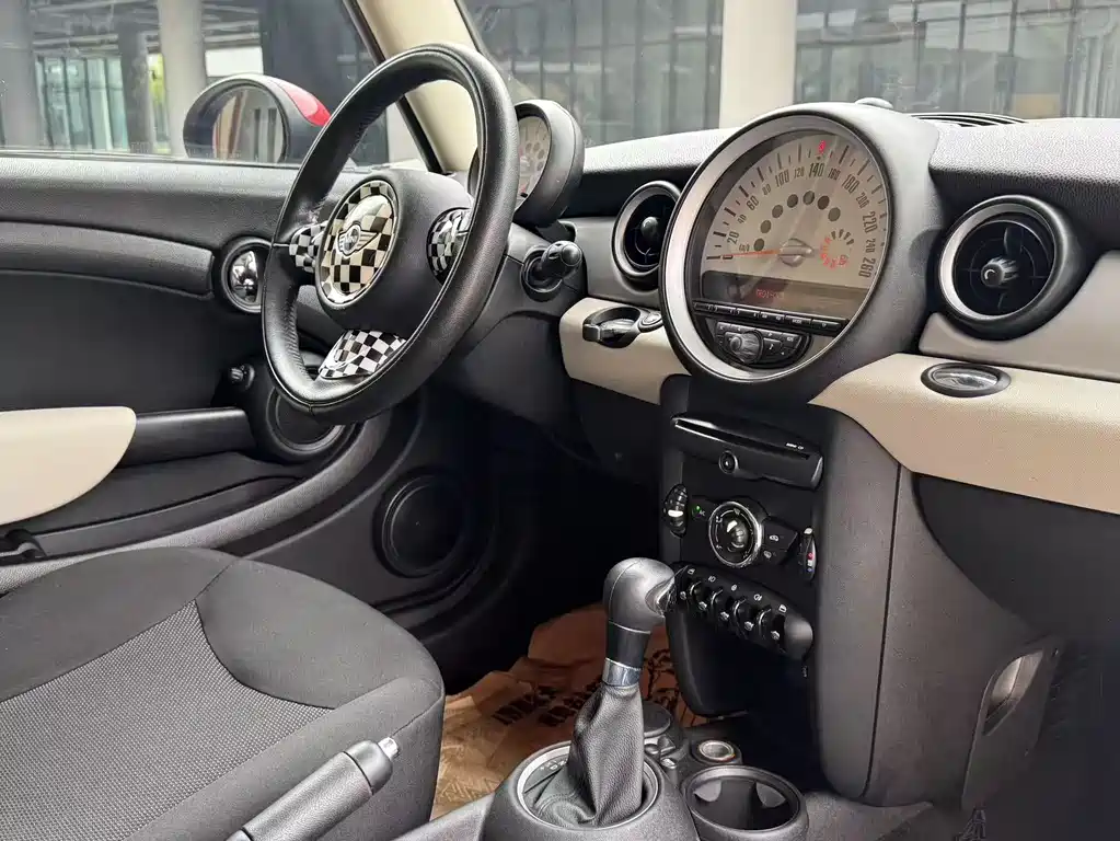 MINI 2011 1.6L ONE