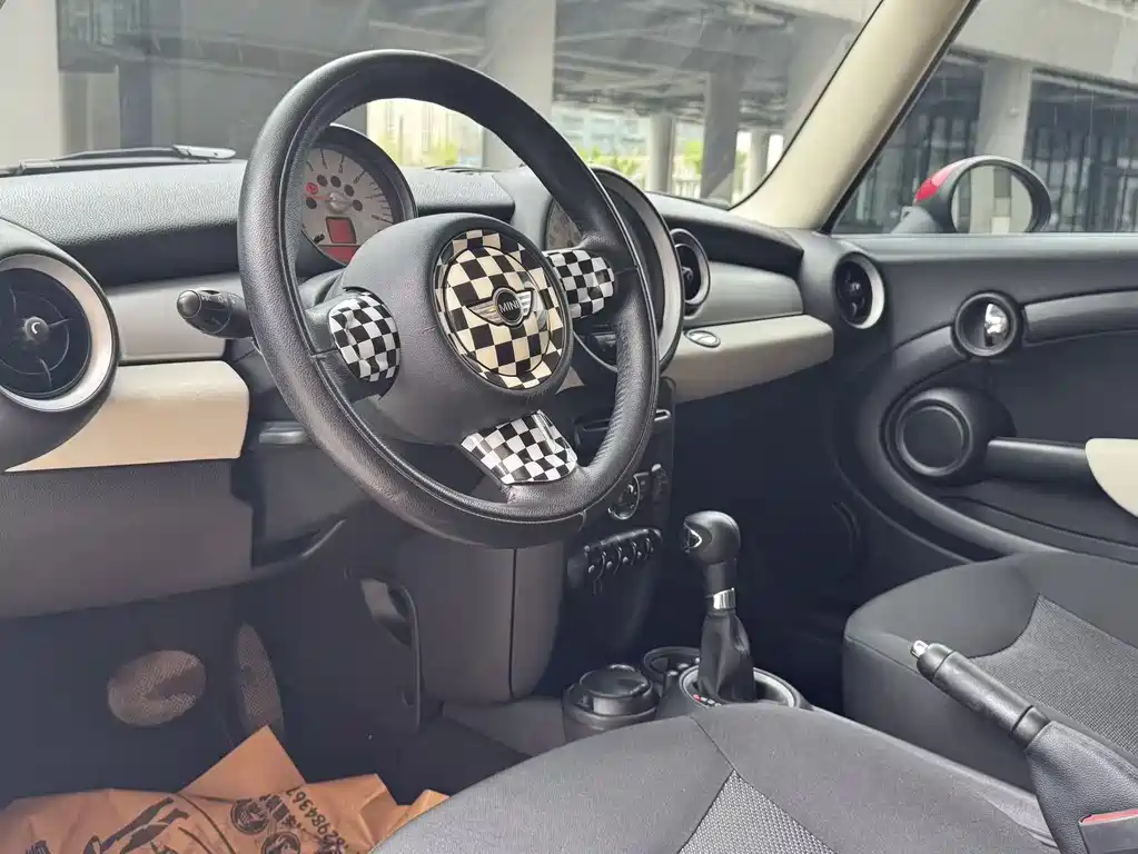 MINI 2011 1.6L ONE