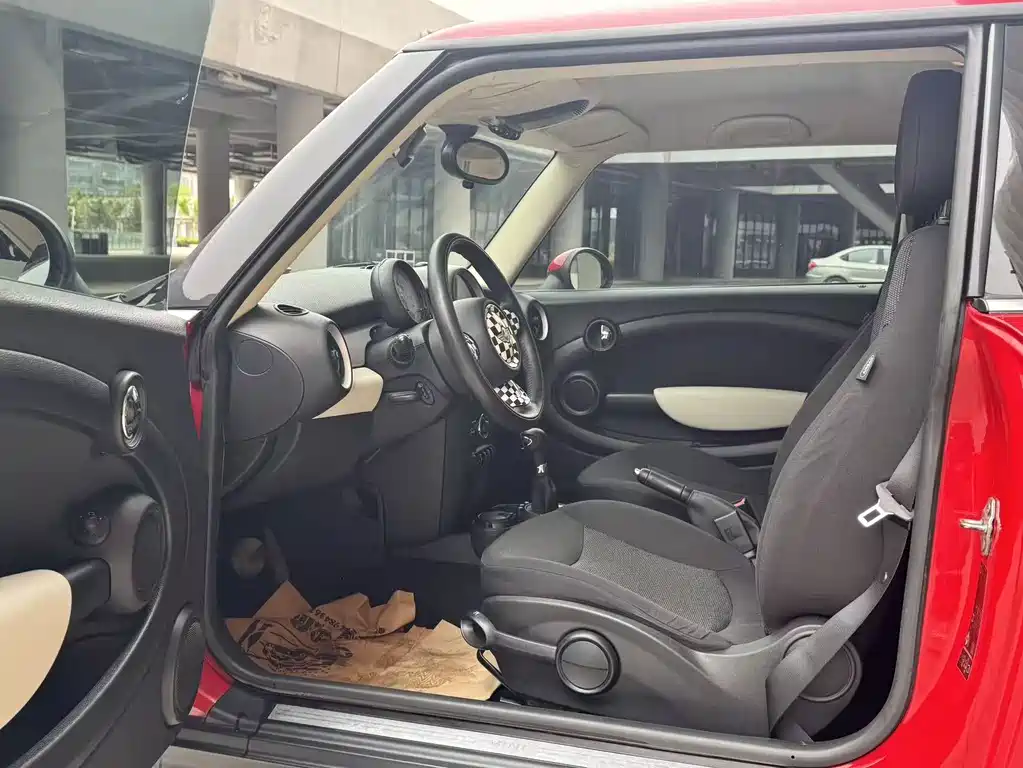 MINI 2011 1.6L ONE