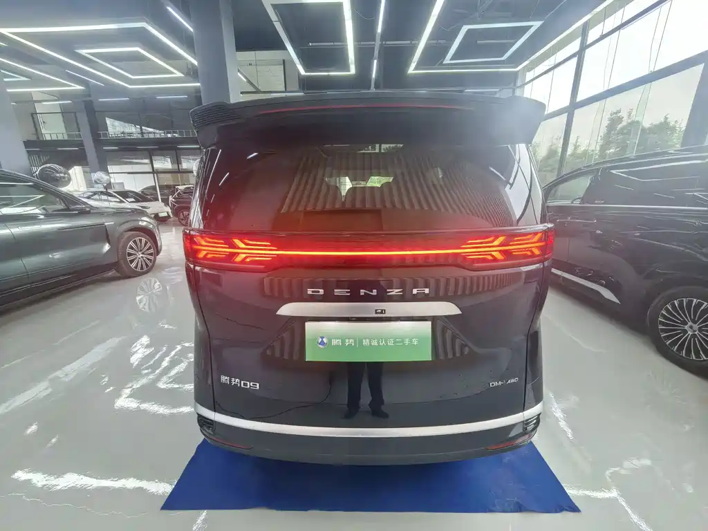 DENZA D9 2024 DM-i 980 AWD Flagship