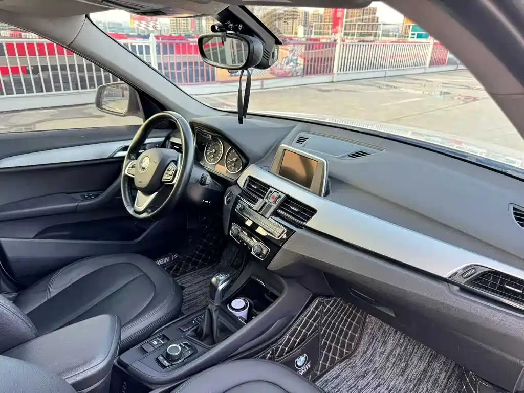 BMW X1 2016 sDrive18Li Prestige Edition