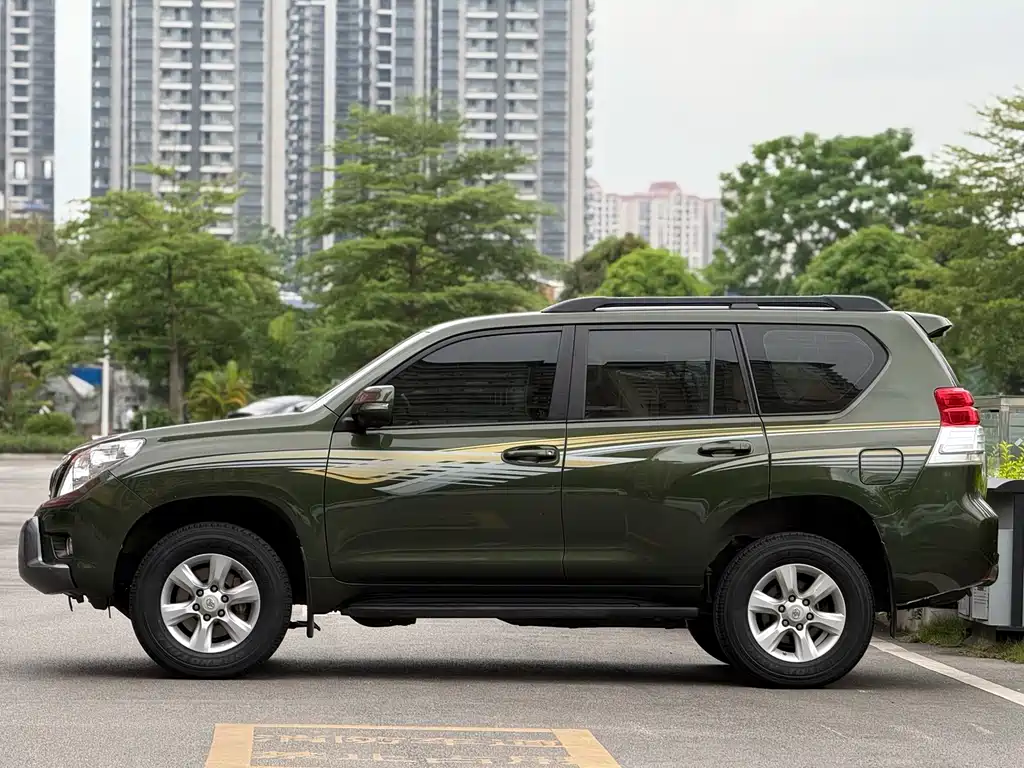 Toyota Prado 2010 2.7L Automatic Luxury Edition
