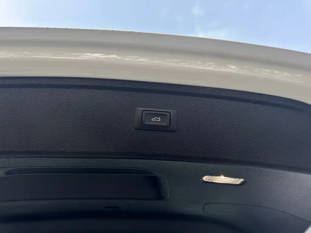 Audi Q5L 2023 40T Ice Sports Edition