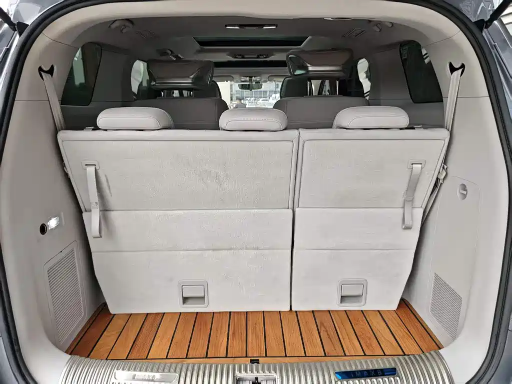 Roewe iMAX8 NEV 2022 Golden Edition