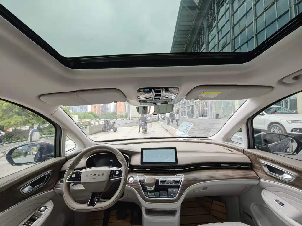 Roewe iMAX8 NEV 2022 Golden Edition