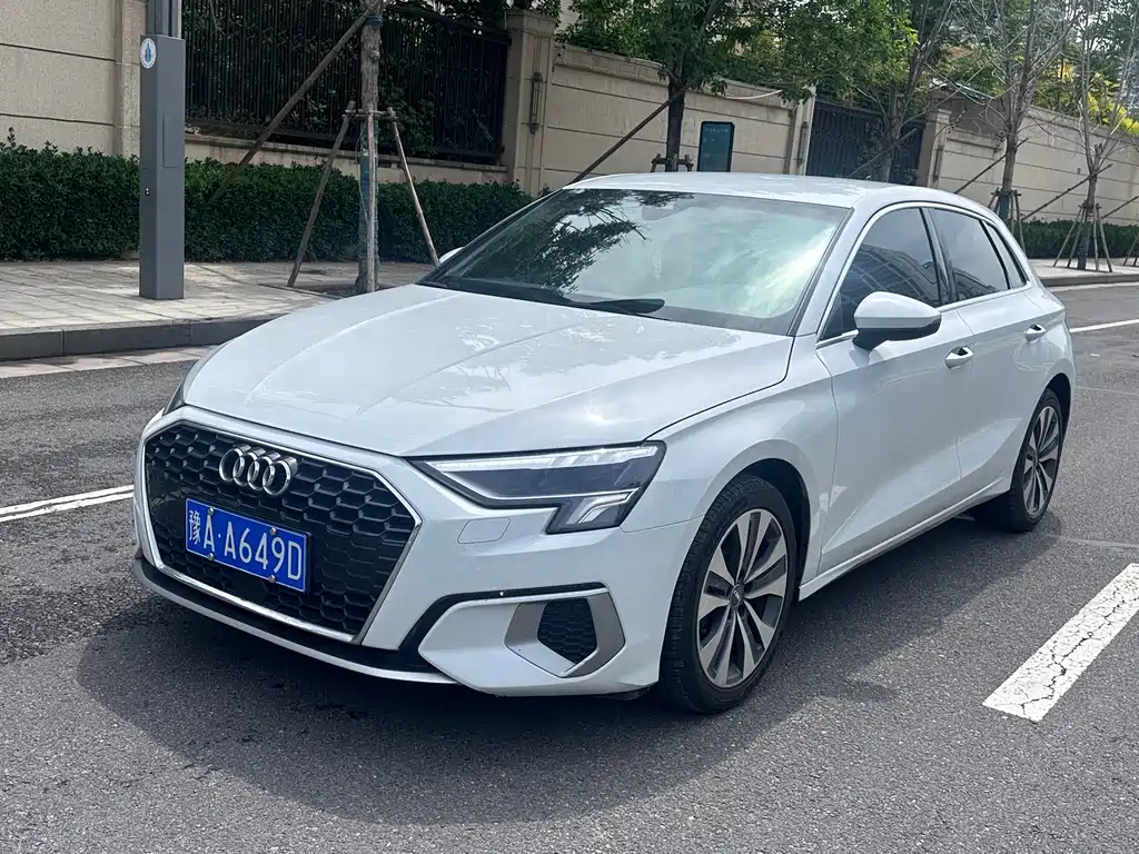 Audi A3 2021 Sportback 35 TFSI Luxury Elegant Edition
