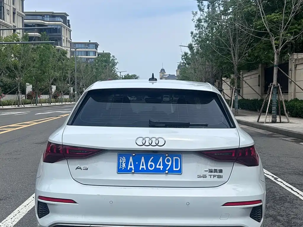 Audi A3 2021 Sportback 35 TFSI Luxury Elegant Edition