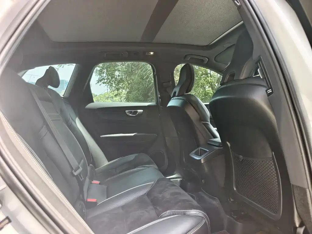 Volvo XC60 2019 T5 AWD Momentum Sport Edition