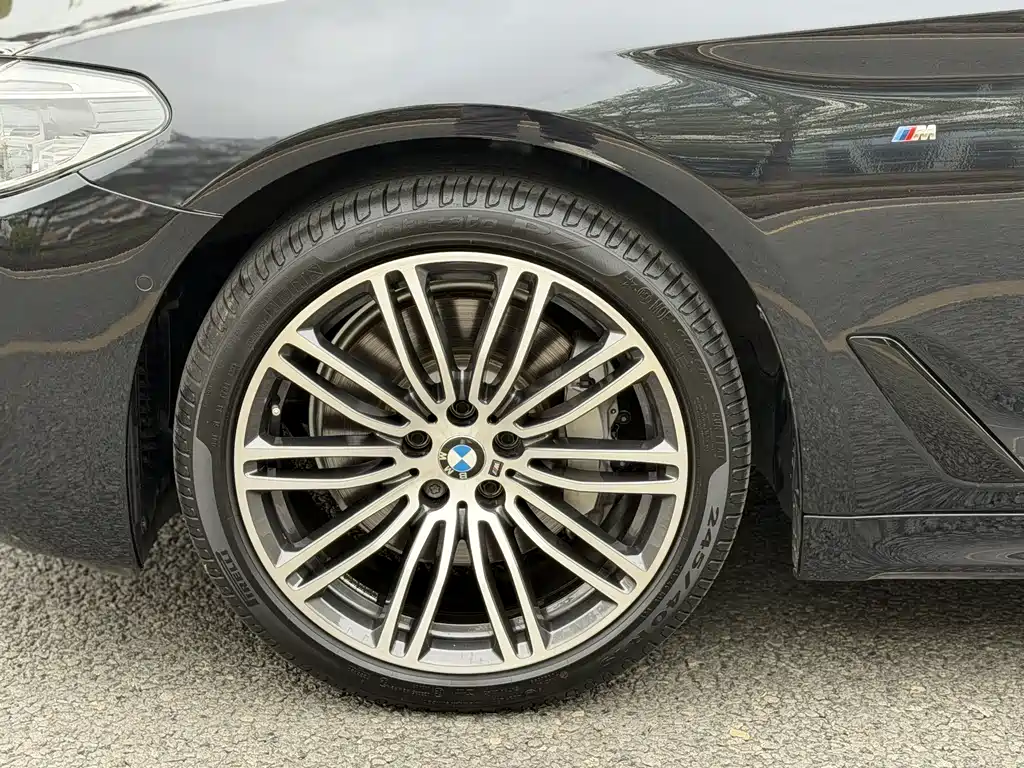 BMW 5 Series 2018 Updated 530Li Leading Model M Sport Package