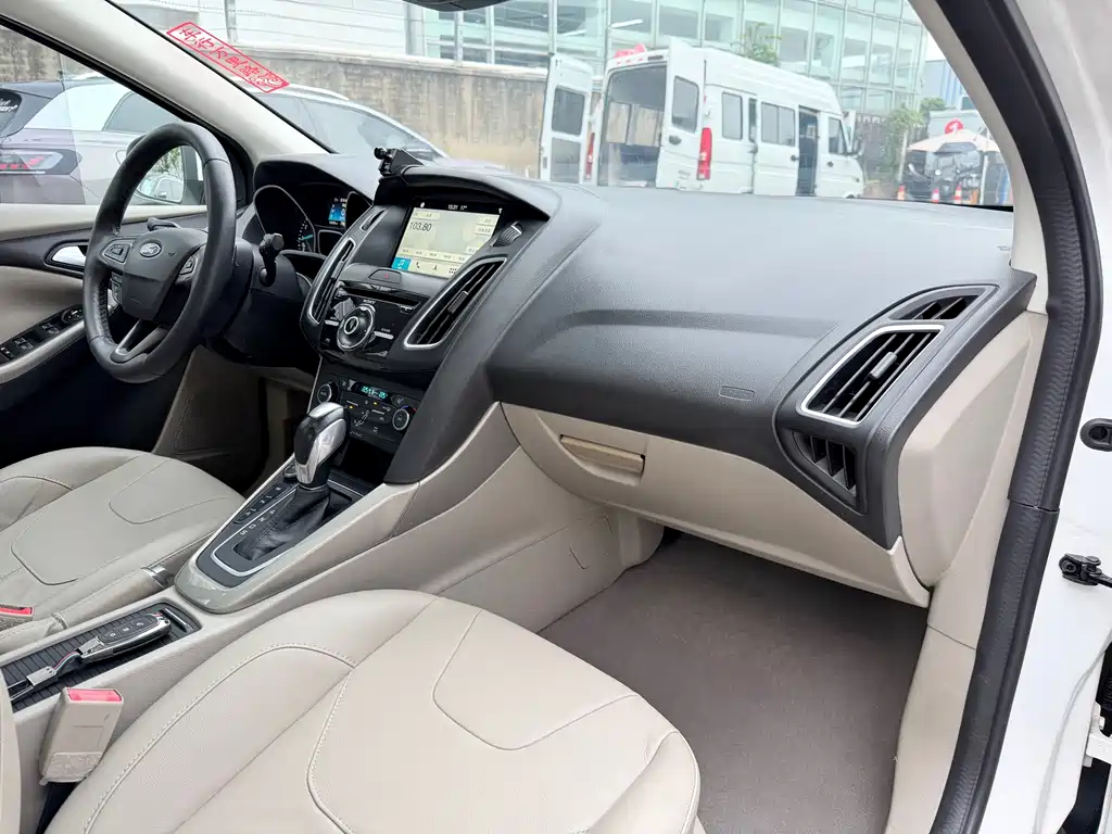 Ford Focus 2017 Sedan EcoBoost 180 Automatic Flagship
