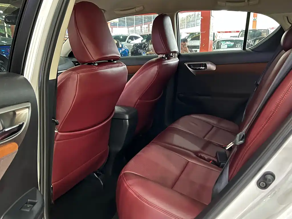 Lexus CT 2017 CT200h Elite Edition Monotone China V