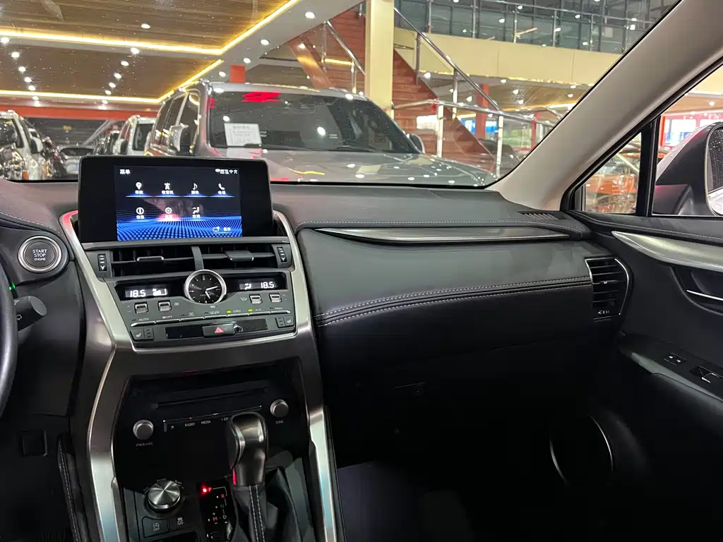 Lexus NX 300 AWD F Sport 2017