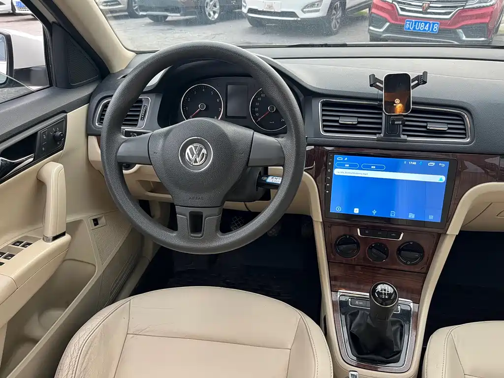 Volkswagen Lavida 2013 1.4TSI Manual Comfort Edition