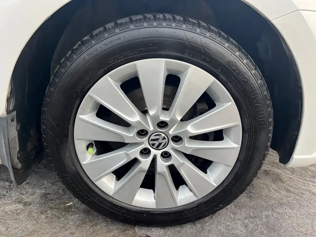 Volkswagen Lavida 2013 1.4TSI Manual Comfort Edition