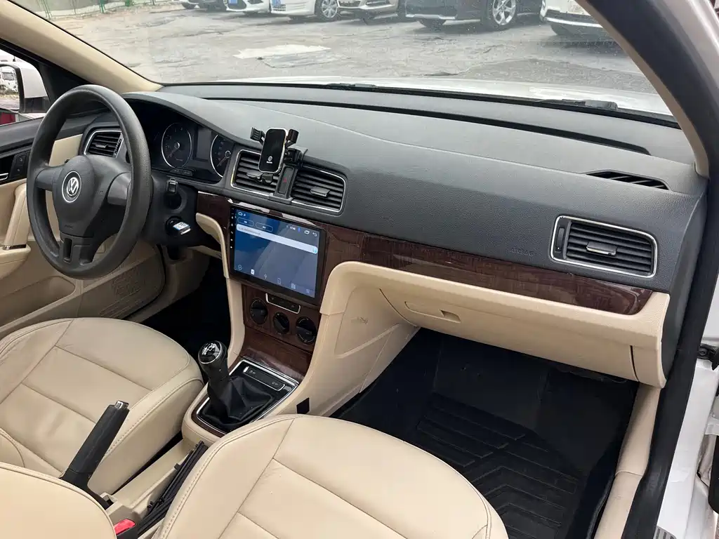 Volkswagen Lavida 2013 1.4TSI Manual Comfort Edition