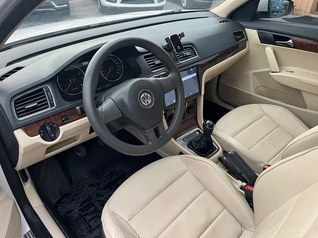 Volkswagen Lavida 2013 1.4TSI Manual Comfort Edition
