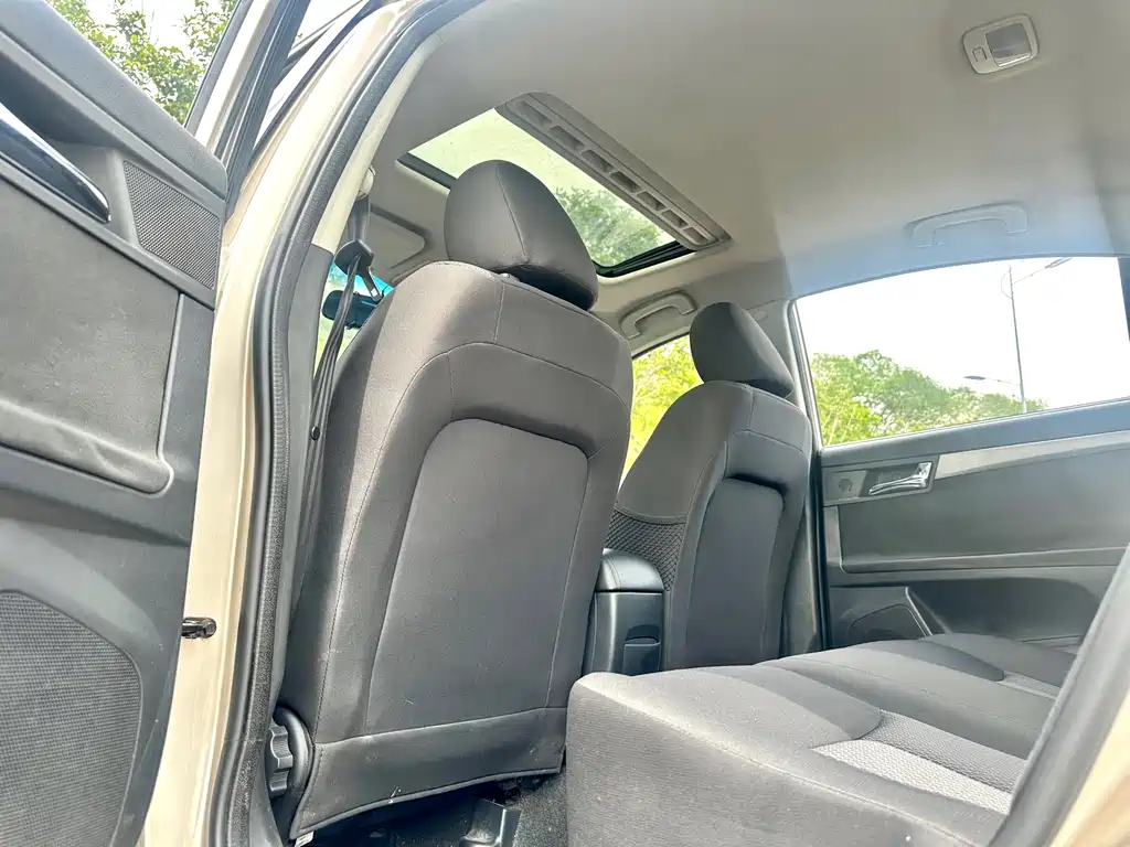 Roewe 350 2015 1.5L Manual Luxury Sunroof Edition