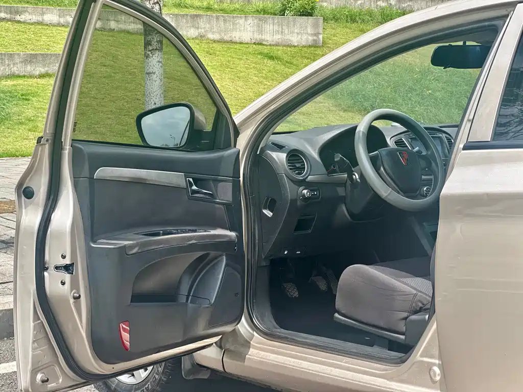 Roewe 350 2015 1.5L Manual Luxury Sunroof Edition